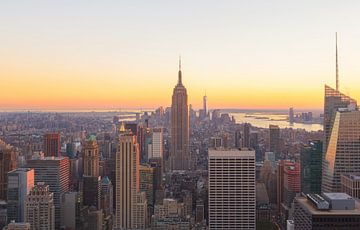 Skyline New York City - Empire State Building (USA) sur Marcel Kerdijk