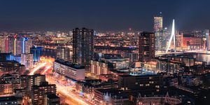 Hauptverkehrszeit - Panorama Skyline Rotterdam von Vincent Fennis