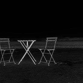 Table et chaises Film Noir sur R Smallenbroek