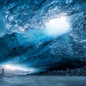 Grotte de glacier en Islande sur Thomas Kuipers