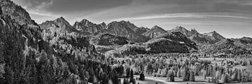 Bergpanorama van de Allgäuer Alpen in Beieren. Zwart-wit beelden van Manfred Voss, Schwarz-weiss Fotografie