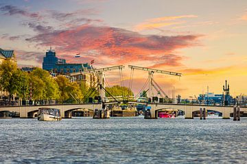 Die schlanke Brücke in Amsterdam von Patrick Ouwerkerk