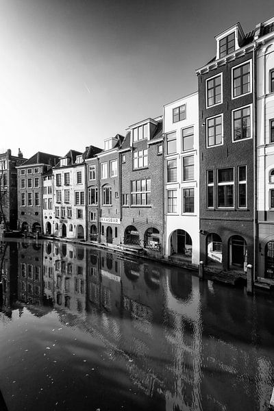 De achterzijde van de Lijnmarkt in Utrecht (staand, zwartwit) van André Blom Fotografie Utrecht