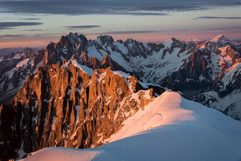 Coucher de soleil sur les Alpes van Alpine Photographer