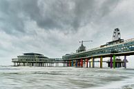 Wester storm bij de Scheveningse pier. van Johan Kalthof thumbnail