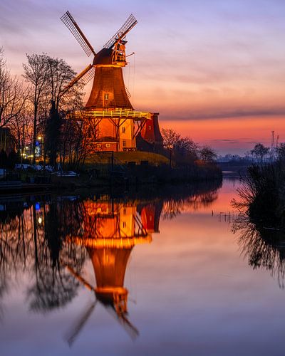 Zwillingsmühlen von Greetsiel, Ostfriesland, Deutschland
