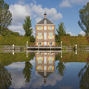 Huygens Hofwijck se reflétant dans l'eau de la rivière Vliet