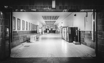 Train station, Bruges by Lisa Dumon