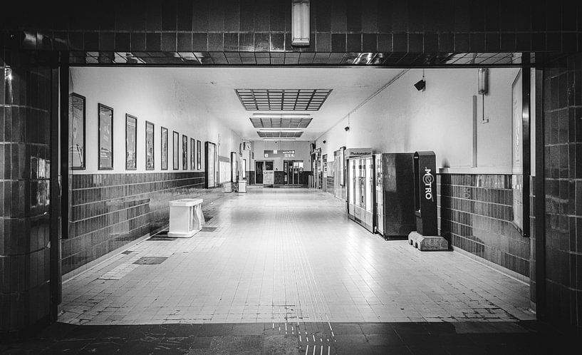 Train station, Bruges by Lisa Dumon