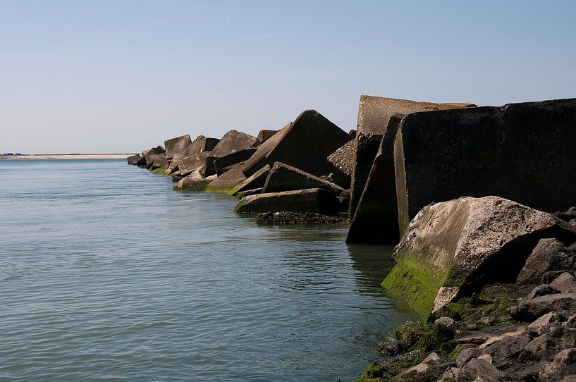 basalt blokken op de maasvlakte by ChrisWillemsen
