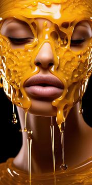 Heel mooi fotomodel bedekt met honing van Art Bizarre