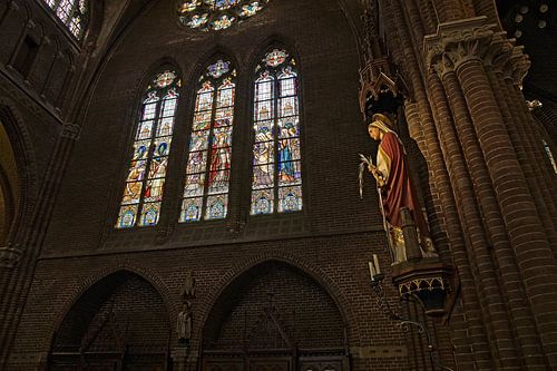 Innenraum der Titus Brandsma-Gedächtniskirche Leeuwarden