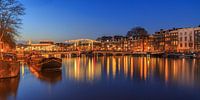 Le pont Skinny et la rivière Amstel à Amsterdam le soir - 2 par Tux Photography Aperçu