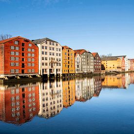 Colored houses at the river Nidelva in Trondheim by Patrick van Emst