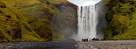 Panorama Wasserfall Skógafoss in Island von Anton de Zeeuw