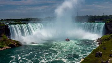 Aanzicht op de Horseshoe waterval in de Niagarawatervallen van Ed Steenhoek