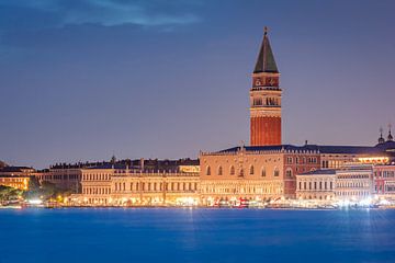 Venetië in de avond van Martin Wasilewski
