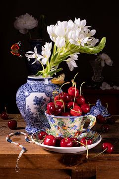 Still life 'Cherries in a teacup' by Willy Sengers