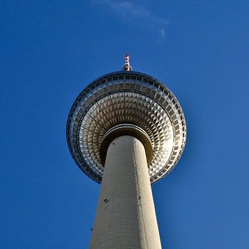 Berliner Fernsehturm am Alexanderplatz  von Silva Wischeropp