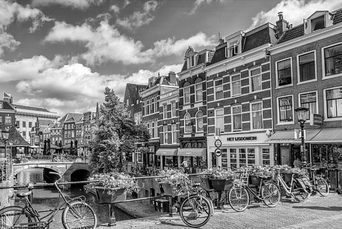 UTRECHT Oudegracht kijkend naar het noorden | Monochroom