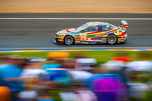 Colors in motion