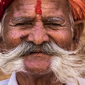 Een Glimlach in India van Hans Moerkens