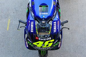 Valentino Rossi sur Marco Dek