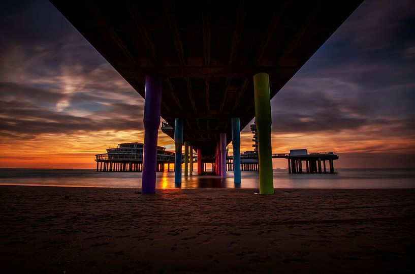 Sunset under the pier by Eus Driessen