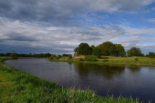 De Vecht bij Rheeze in de avond