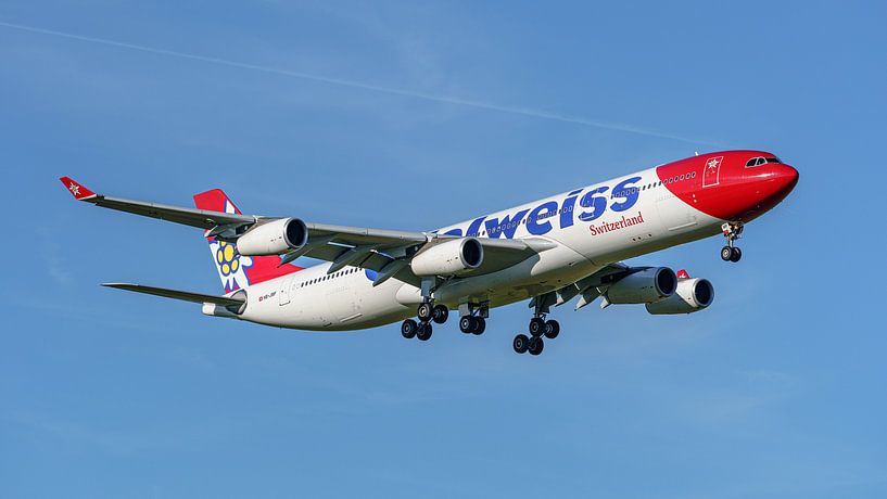 Landing Edelweiss Airbus A340-300. by Jaap van den Berg