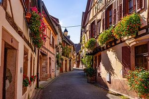 Straße in Ribeauvillé, Elsass, Frankreich
