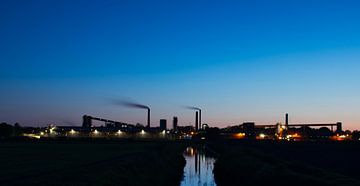 fabriek bij zonsondergang van Miny'S