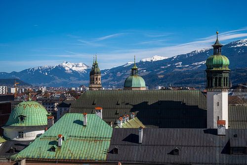 Uitzicht over de daken van Innsbruck