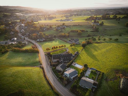 Photo de drone du lever de soleil à Sippeneaken (Belgique) sur Joran Maaswinkel