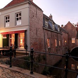 Uilenburg mit Binnendieze von Den Bosch - 's-Hertogenbosch   von Jasper van de Gein Photography