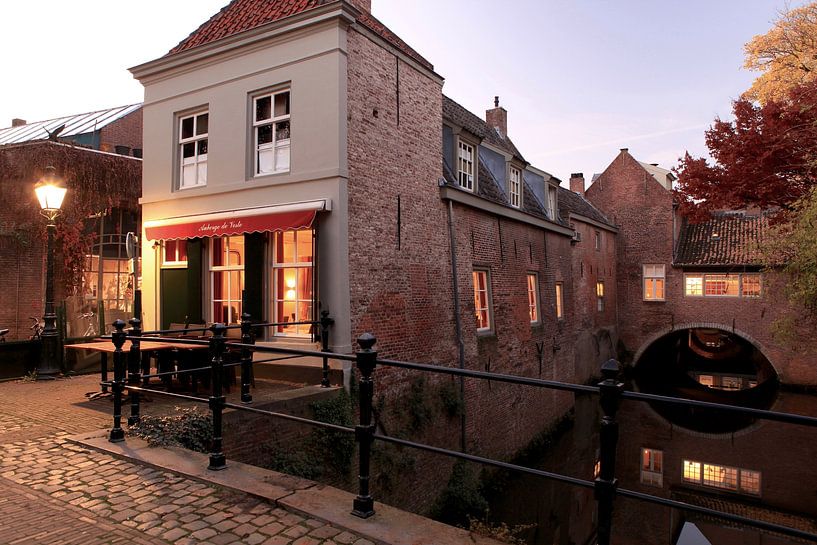 Uilenburg avec Binnendieze de Den Bosch - 's-Hertogenbosch   par Jasper van de Gein Photography