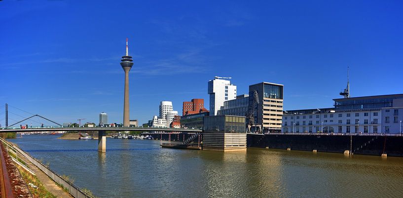 Düsseldorf Medienhafen Panorama 2 par Edgar Schermaul