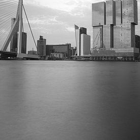 Rotterdam Skyline tijdens zonsondergang van Sander van Hemert