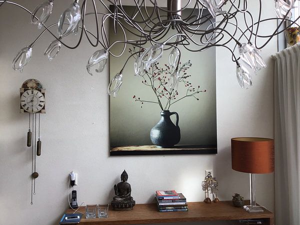 Klantfoto: Blauwe vaas met besjes (gezien bij vtwonen) van Karin Bazuin, op aluminium