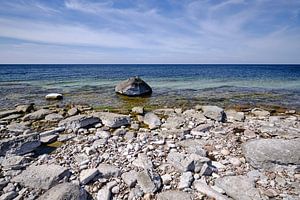 steen in de oostzee van Geertjan Plooijer