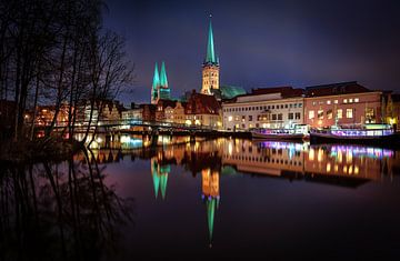 Nacht boven Lübeck van Sabine Wagner
