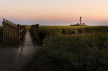 Le phare de Westerheversand au coucher du soleil