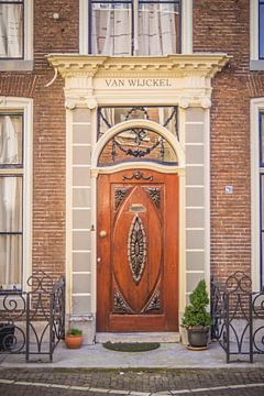 Door in Leeuwarden by Suzan van Pelt