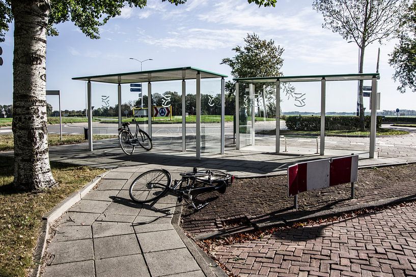 Bus stop by Wouter van Rheenen