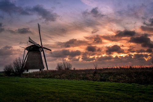 molen met zonsondergang