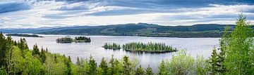 Panoramalandschap ten noorden van Trondheim, Noorwegen van Rietje Bulthuis