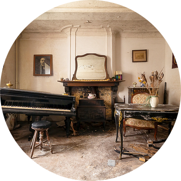 Piano in een Verlaten Huis. van Roman Robroek - Foto's van Verlaten Gebouwen