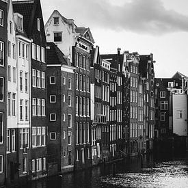 Amsterdamse pakhuizen op Damrak van thomaswphotography