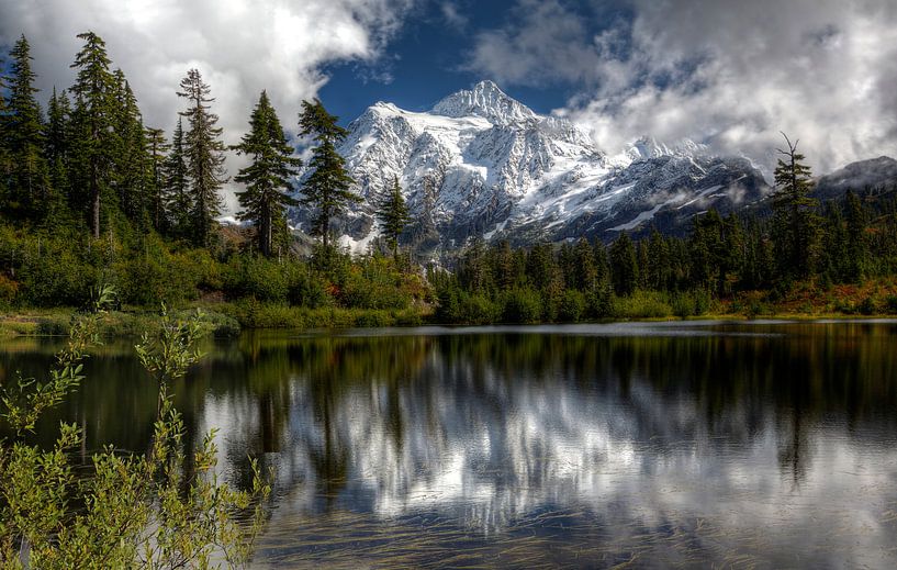 Picture Lake with Mount Shuksan by Jos Hug