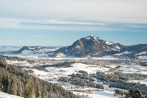 Winteruitzicht op de Grünten vanuit Bolsterlang